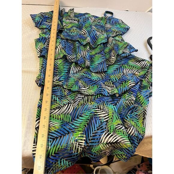 Fit 4 U Slimming Bathing suit romper shorts size 14 blue green ruffles 1 piece - Picture 6 of 9